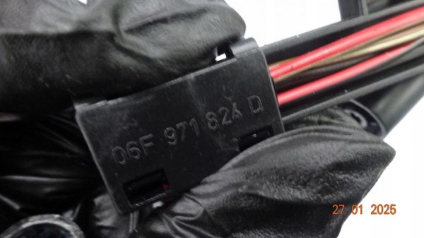 Audi A3 2.0 FSI 06r wiązka wtrysków 06F971824D 8E0971992 - obrazek 3