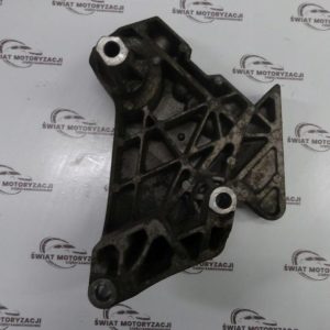 Audi A3 2.0 FSI 06r wspornik łapa silnika 06F199207H