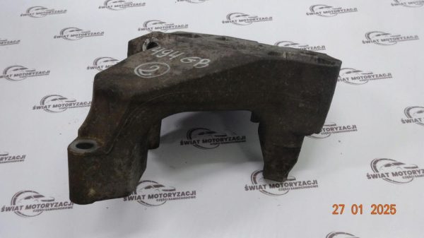 Audi A3 2.0 FSI 06r wspornik łapa silnika 06F199207H - obrazek 2