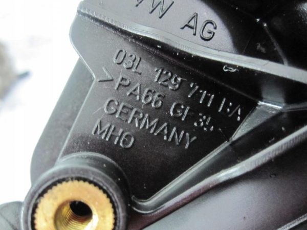 AUDI A4 2.0 TDI CJC 140KM 13r 146 tys. km kolektor ssący 03L129711BA - obrazek 4