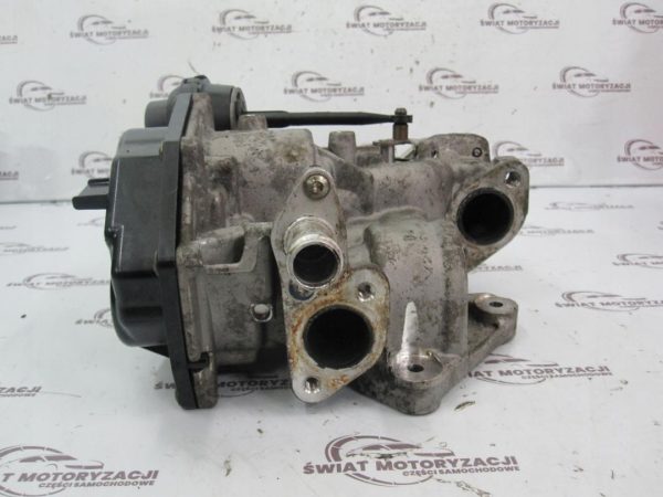 AUDI A4 2.0 TDI CJC 140KM 13r chłodniczka spalin 03L131512 8R0971845E - obrazek 4