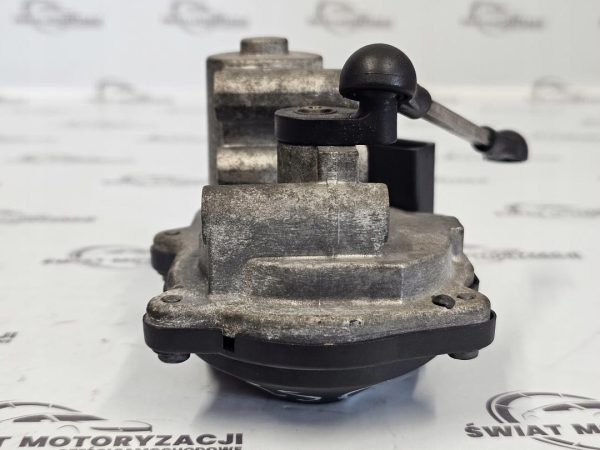 AUDI A4 B7 2.0 TFSI BWE 200KM nastawnik klap kolektora 06F133482B - obrazek 3