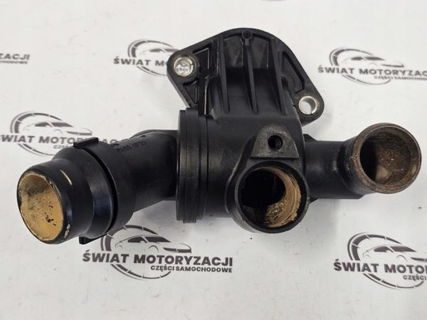 AUDI A4 B7 2.0 TFSI BWE 200KM obudowa termostatu 06D12111G - obrazek 2
