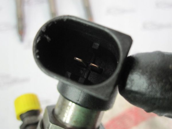 AUDI A4 B7 III 2.0 TDI BRE 08r wtryskiwacz 8201100113 - obrazek 2
