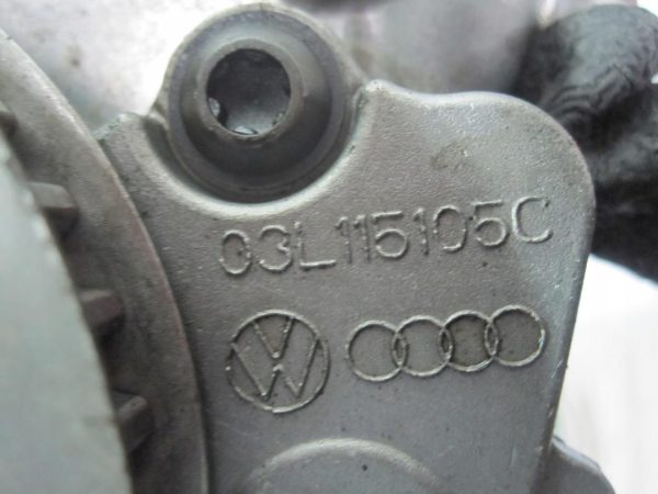 AUDI VW VI 1.6 TDI CAY 105KM pompa oleju 03L115105C 03L115263 - obrazek 4