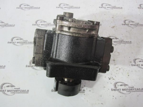 AUDI VW VI 1.6 TDI CAY 105KM pompa wtryskowa 03L130755E - obrazek 2