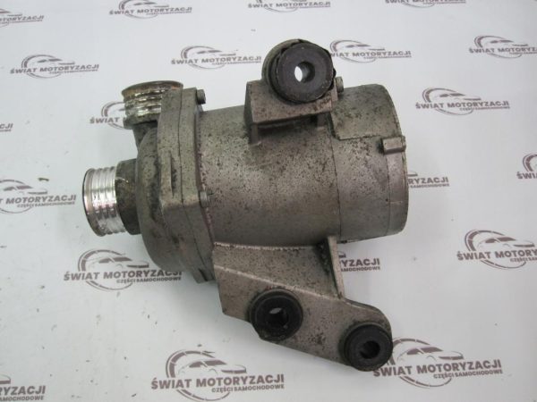 BMW 1 2.0 B 09r pompa wody 70285301 3.04453.31.0