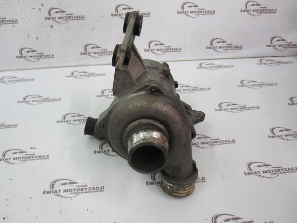 BMW 1 2.0 B 09r pompa wody 70285301 3.04453.31.0 - obrazek 3