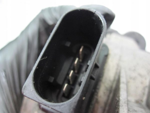 BMW 1 2.0 B 09r pompa wody 70285301 3.04453.31.0 - obrazek 5