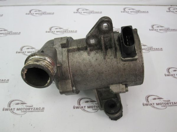 BMW 1 2.0 B 09r pompa wody 70285301 3.04453.31.0 - obrazek 8