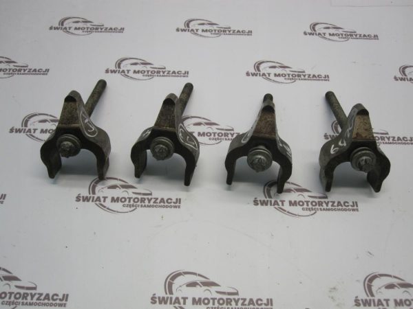 BMW 1 2.0 D 09r N47D20A mocowanie stopka wtrysku