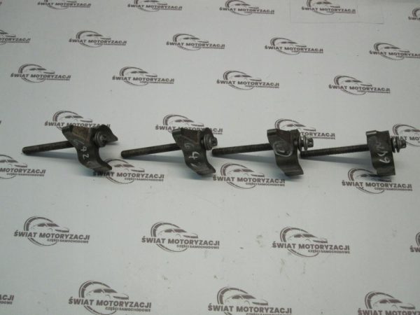 BMW 1 2.0 D 09r N47D20A mocowanie stopka wtrysku - obrazek 2