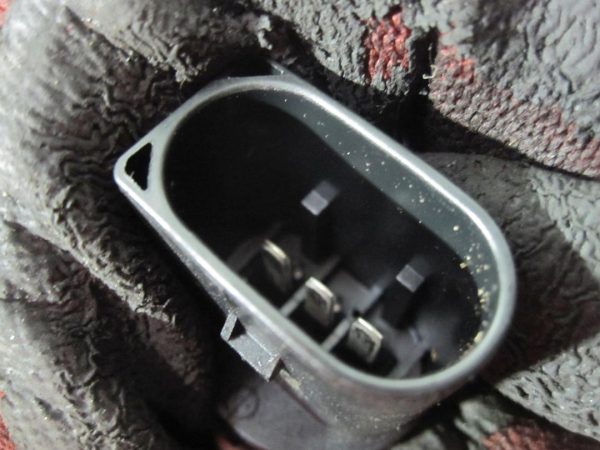 BMW 1 2.0 D 11r listwa wtryskowa 7809127 - obrazek 3