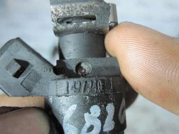 BMW E83 X3 2.5 M54B25 256S5 wtryskiwacz wtrysk 1427240 - obrazek 2