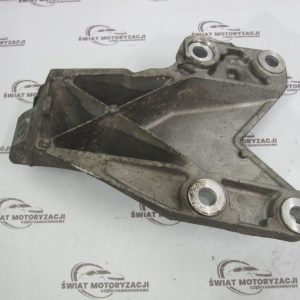 BMW E90 E60 2.5 B 07r łapa silnika 6760315