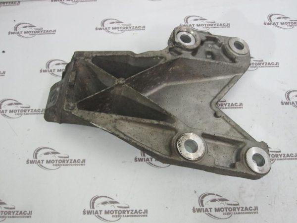 BMW E90 E60 2.5 B 07r łapa silnika 6760315