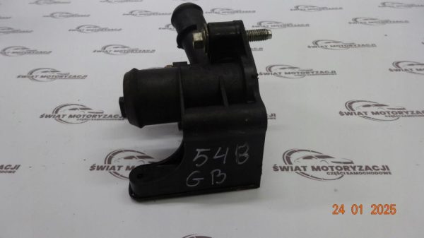 FORD FIESTA 1.25 16V SNJA 12R. 82KM 141KM 7M5G-8K556-AC Obudowa termostatu - obrazek 3