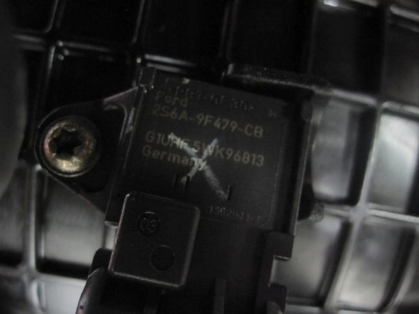 FORD FIESTA kolektor ssący 8A6G-9424-A N05011B150A 2S6A-9F479-CB - obrazek 7