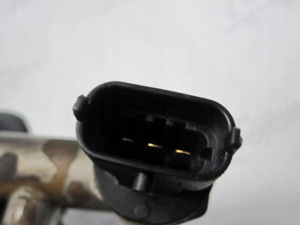 FORD FOCUS 1.0 ECOBOOST 100KM M2DA CM5G-9H487-HA LISTWA WTRYSKOWA - obrazek 2