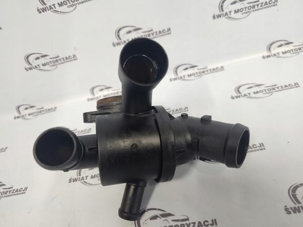 GOLF 1.6 TDI CAY 90KM 10r obudowa termostatu 03L121111S V7548004 - obrazek 2
