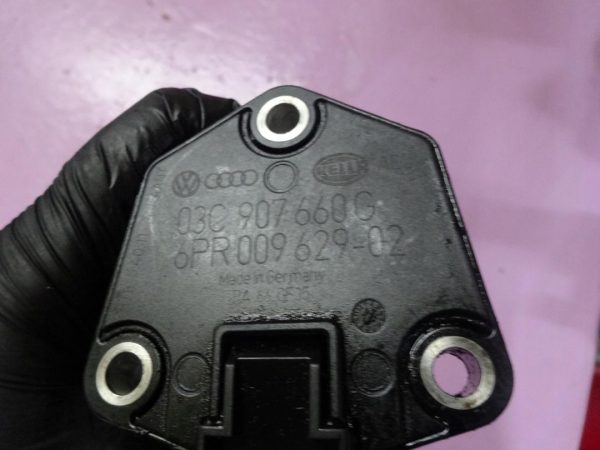 GOLF PLUS 1.6 TDI 12R CAY CAYB 105KM 03C907660G Czujnik poziomu oleju - obrazek 5