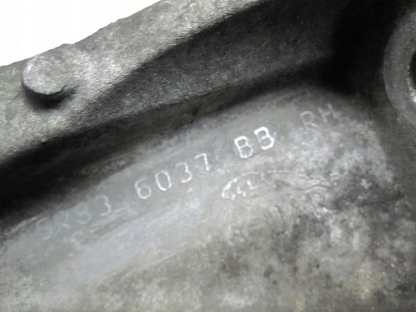 JAGUAR RANGE ROVER 3.0 D 306DT 241KM 5R836037BB ŁAPA SILNIKA - obrazek 4
