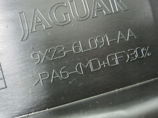 JAGUAR XF 3.0 D 306DT 12r 241KM 131TYS osłona silnika 9X23-6L091-AA - obrazek 2