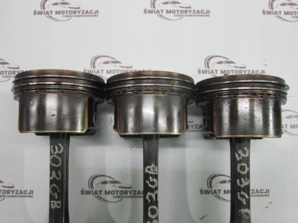 Mercedes CLK 1.8i 06r tłok korbowód - obrazek 2