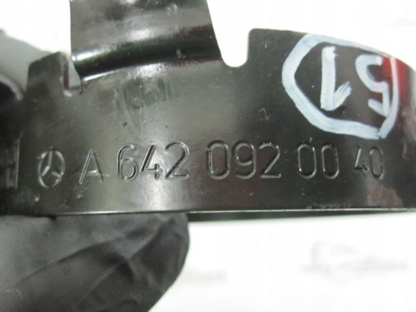 MERCEDES E 3.0 CDI 06r mocowanie filtra paliwa A6420920040 - obrazek 2