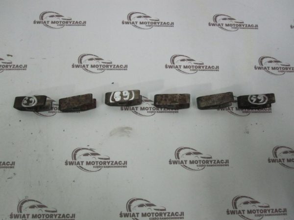 MERCEDES E 3.0 CDI 06r mocowanie stopka wtrysku - obrazek 2