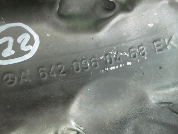 MERCEDES E 3.0 CDI 06r osłona termiczna A642960468 - obrazek 2