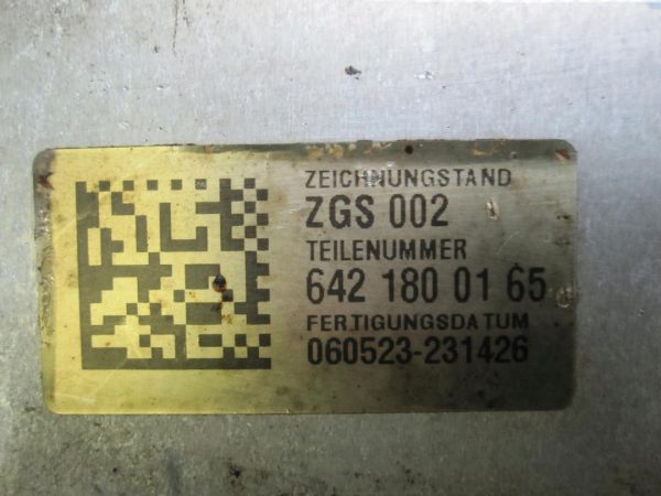 Mercedes E 3.0 CDI V6 225KM 642.920 chłodniczka oleju 6421800165 - obrazek 3