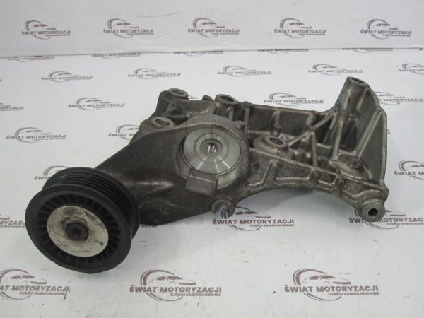 NISSAN NV200 1.5 DCI 10r łapa intercoolera 8200663057