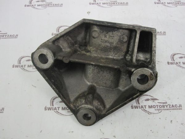 NISSAN QASHQAI 2.0 DCI 08r łapa silnika 11332-J700 F6044000