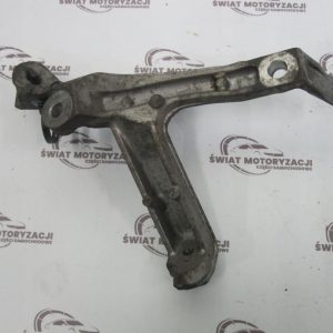 NISSAN QASHQAI 2.0 DCI 08r łapa wspornik skrzyni