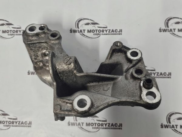 PEUGEOT 208 2008 C3 1.2 VTI HM01 13r łapa mocowanie alternatora 9812038180