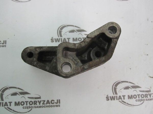 Sprinter W906 2.2 CDI 646985 646.985 10R łapa wspornik silnika A6110782741
