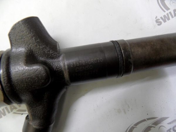 Toyota RAV4 RAV-4 III 2.2 D4D WTRYSKIWACZ WTRYSK 23670-0R020 - obrazek 3