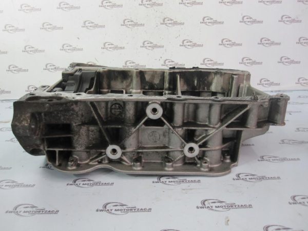 TRAFIC VIVARO 2.0 DCI M9R782 09r miska olejowa 8200368182 8200600642