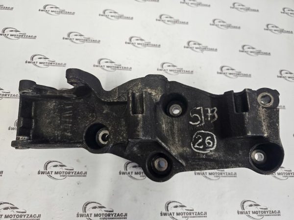TRAFIC VIVARO 2.0 DCI M9R786 114KM 14r łapa wspornik alternatora 8200803443