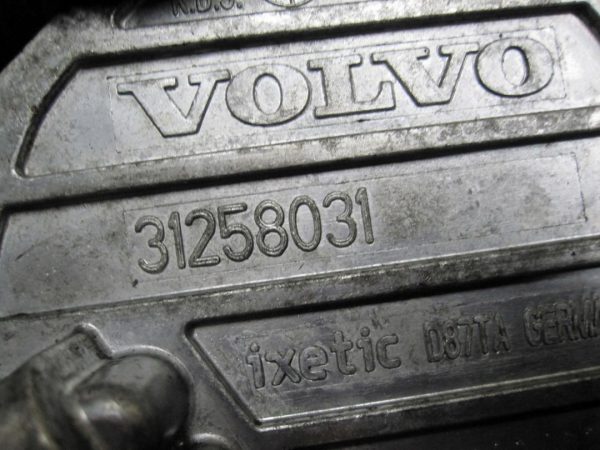 Volvo XC60 2.0 D 14r.163KM 142TYS. D5204T3 31258031 VACUM POMPA - obrazek 3