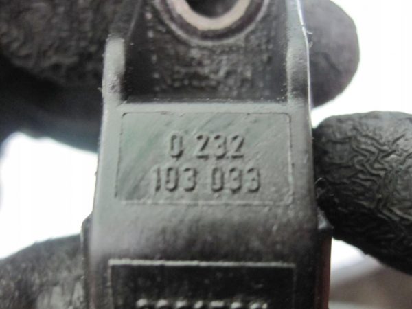 Volvo XC90 2.4 D 06r czujnik położenia wału 8631533 0232103033 - obrazek 4
