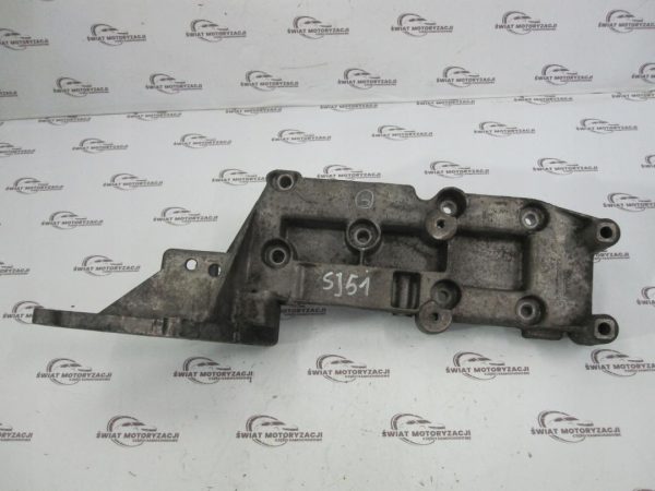 Volvo XC90 2.4 D 06r łapa mocowanie alternatora 30757068 - obrazek 4