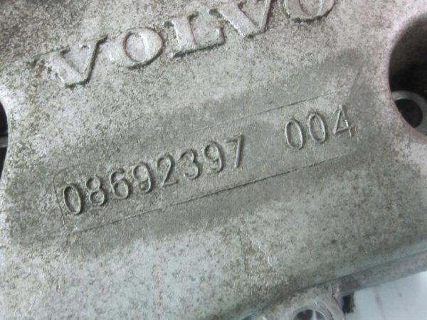 Volvo XC90 2.4 D D5244T 163KM pokrywa zaworów 08692397 - obrazek 2