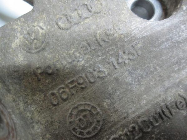 VW EOS 2.0 B 08R. 150KM BVY 06F903143F Łapa alternatora - obrazek 3