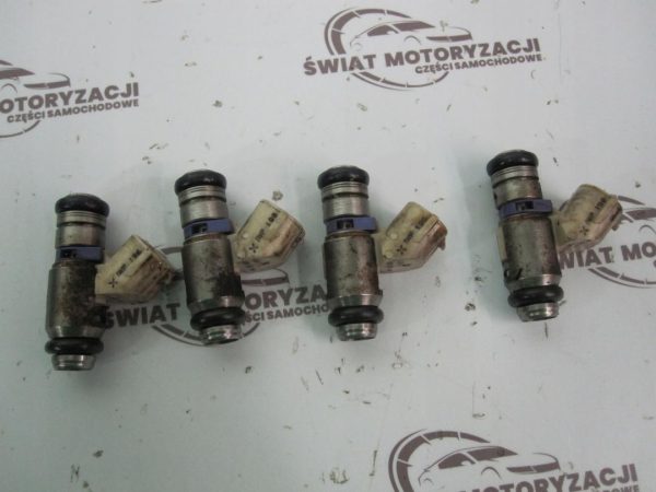 VW GOLF VI 1.4 B 80KM CGG 10r wtryskiwacz 036031AH